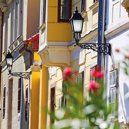 Hotel Domus Collis Győr Esterno foto