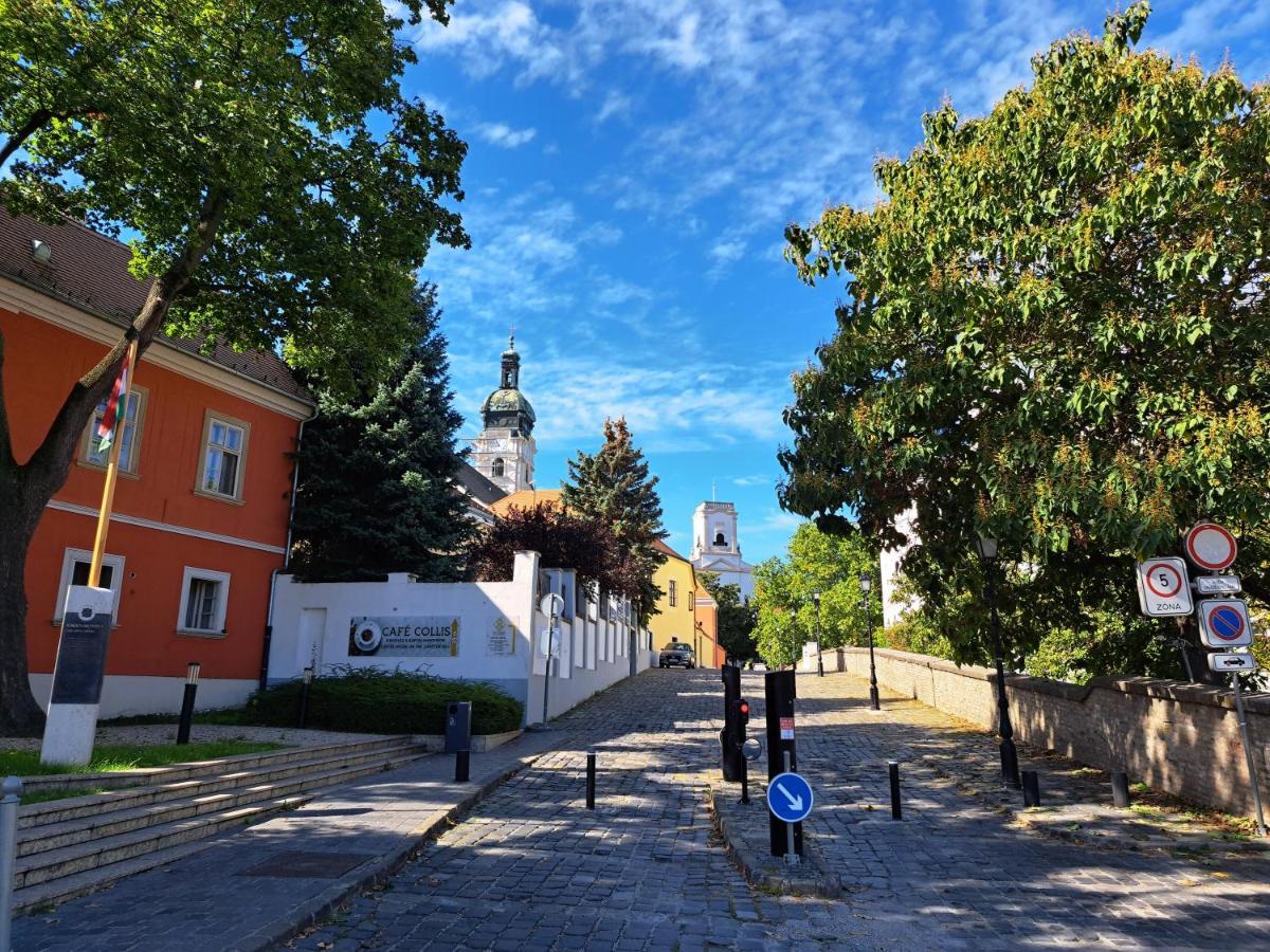 Hotel Domus Collis Győr Esterno foto