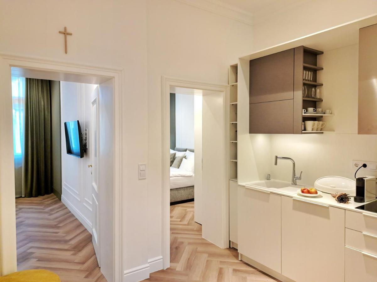 Hotel Domus Collis Győr Esterno foto