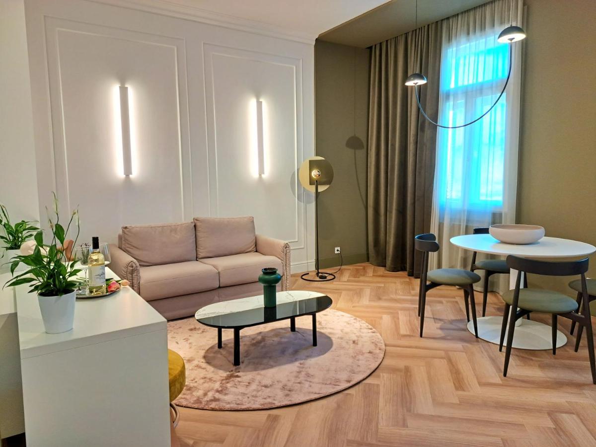 Hotel Domus Collis Győr Esterno foto