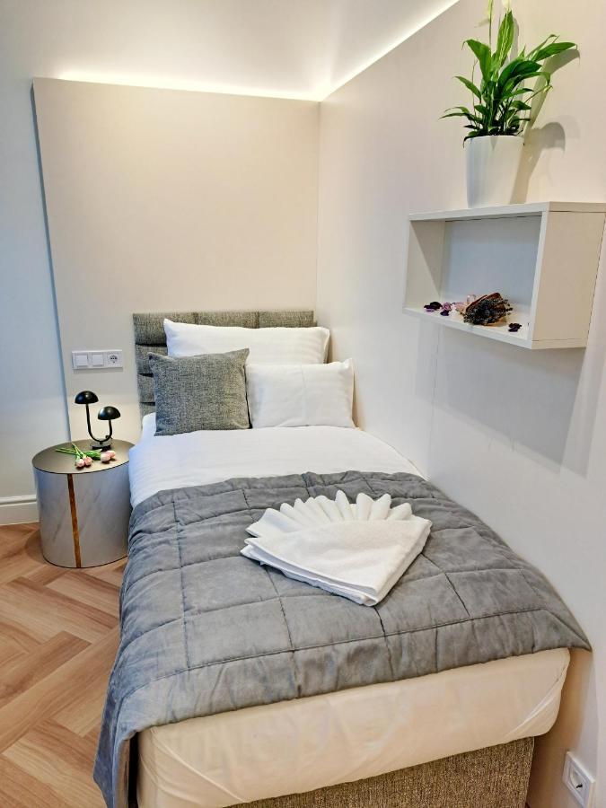 Hotel Domus Collis Győr Esterno foto