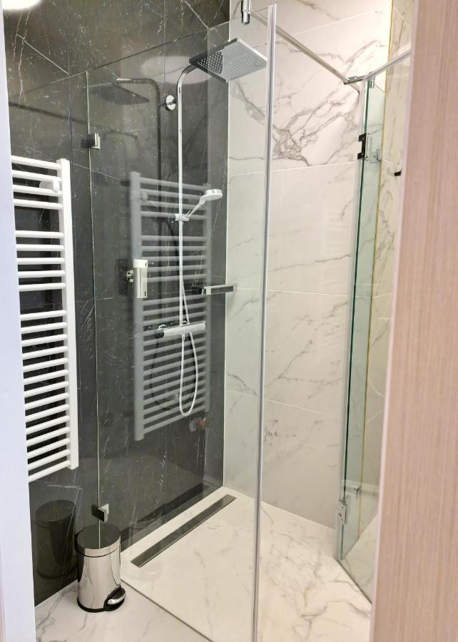 Hotel Domus Collis Győr Esterno foto