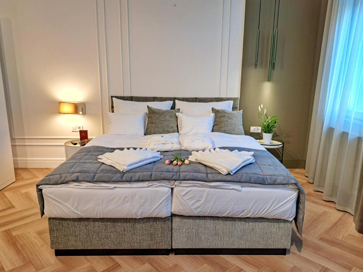 Hotel Domus Collis Győr Esterno foto