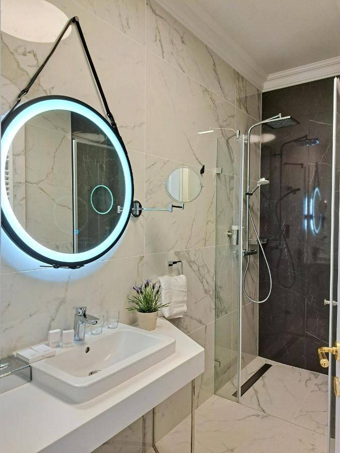 Hotel Domus Collis Győr Esterno foto