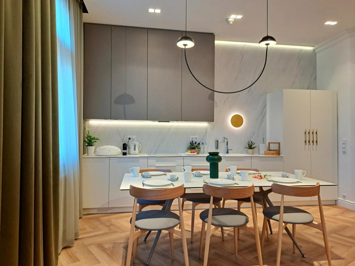 Hotel Domus Collis Győr Esterno foto