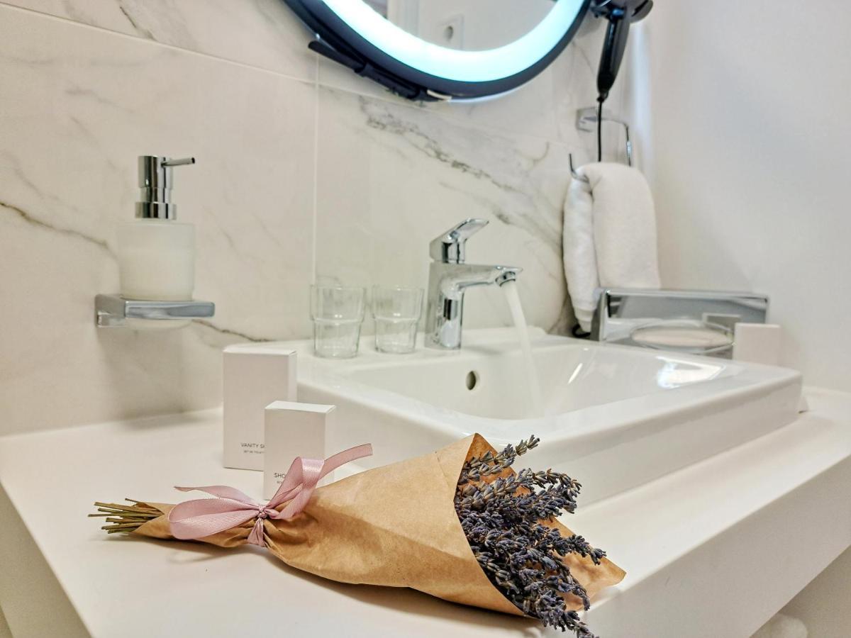Hotel Domus Collis Győr Esterno foto