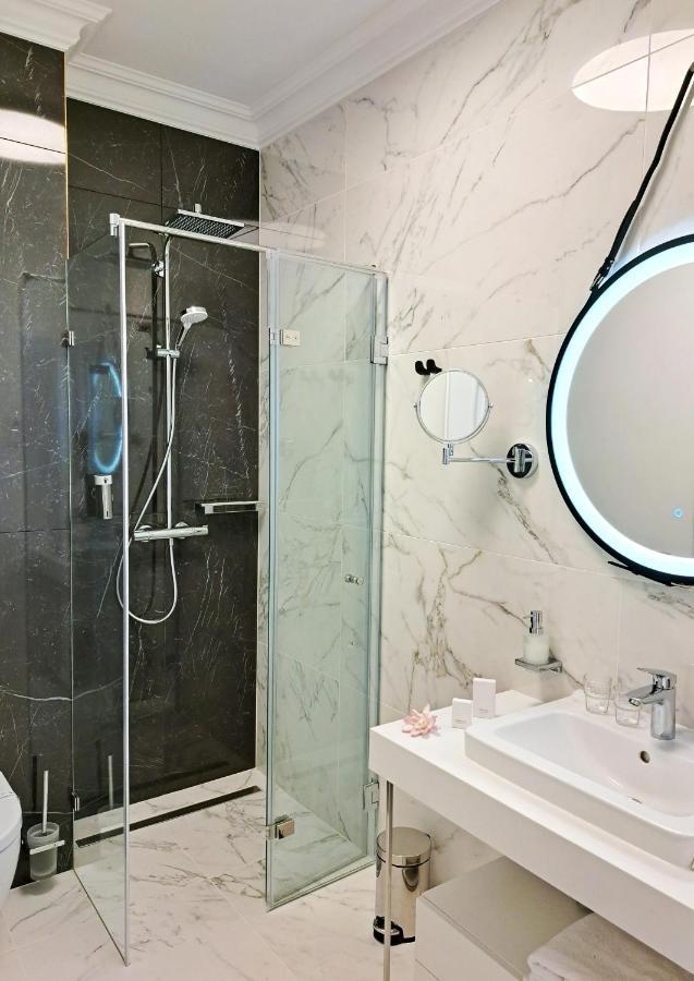 Hotel Domus Collis Győr Esterno foto